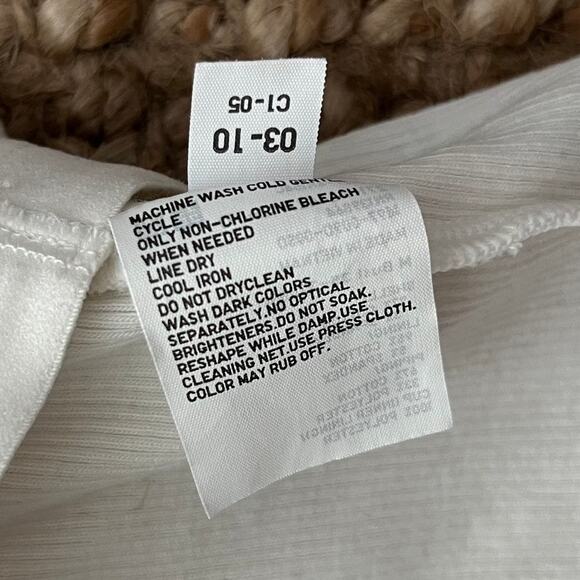 Uniqlo Cropped Built-In Bra Tank Top White Ribbed Size M Like New - Picture 5 of 8